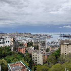 Apartment for rent for €1,100 per month in Genoa, Salita Bella Giovanna