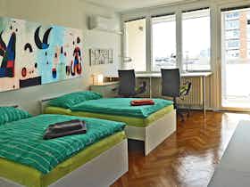 Appartement te huur voor € 2.200 per maand in Ljubljana, Ilirska ulica