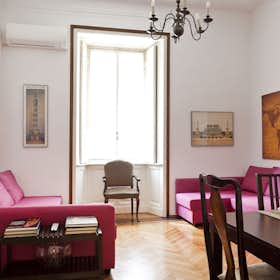 Apartment for rent for €2,105 per month in Milan, Via Colonnetta