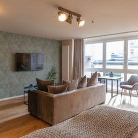 Apartment for rent for €2,190 per month in Frankfurt am Main, Große Bockenheimer Straße