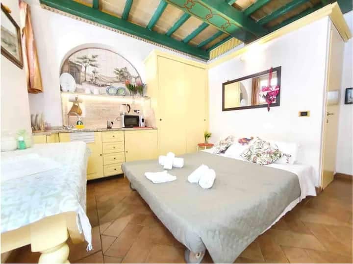 Vicolo dell'Arcaccio, Rome