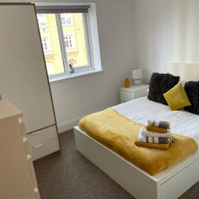 Квартира за оренду для 2 100 GBP на місяць у Hull, George Street