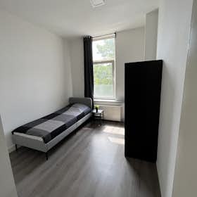 Private room for rent for €995 per month in Rotterdam, Frans Bekkerstraat