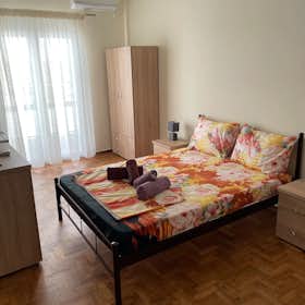 Private room for rent for €600 per month in Athens, Lomvardou Kon.
