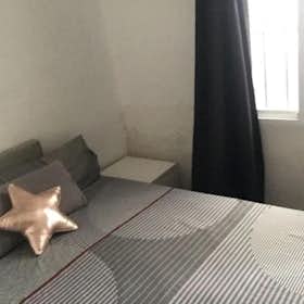 Apartamento for rent for 950 € per month in Madrid, Calle Mesón de Paredes
