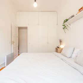 Apartment for rent for €2,400 per month in Lisbon, Rua Agostinho de Campos