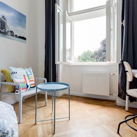 Private room for rent for CZK 17,504 per month in Prague, náměstí Kinských