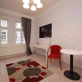 Studio for rent for €850 per month in Prague, Cimburkova