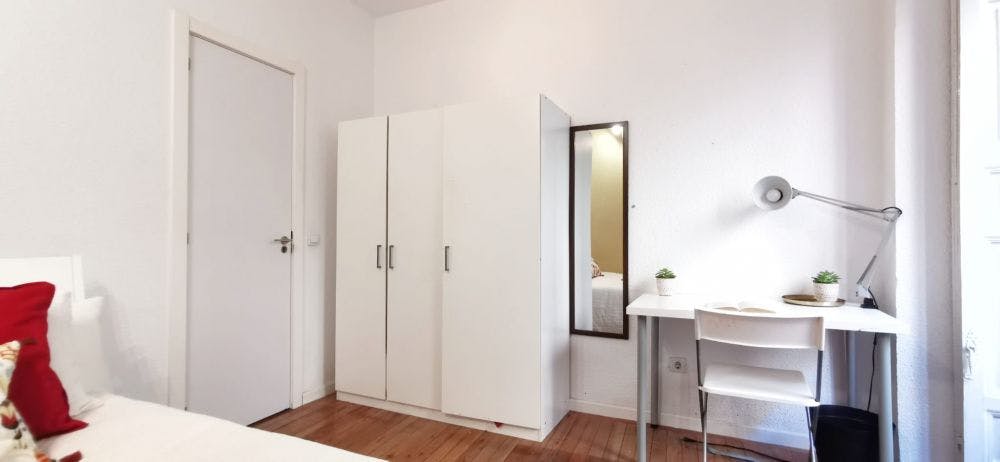Private room for rent for €630 per month in Madrid, Calle de Santa Catalina