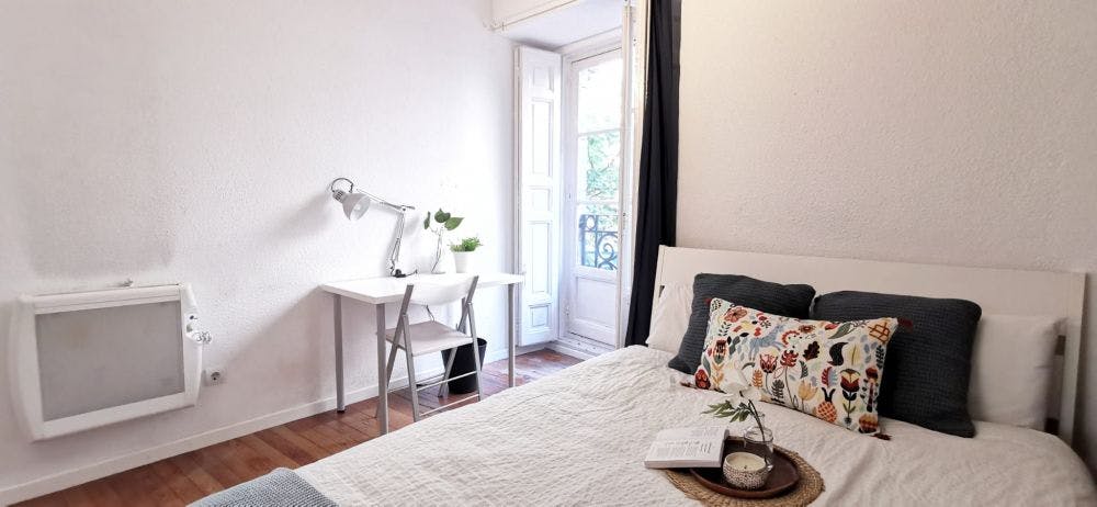 Private room for rent for €630 per month in Madrid, Calle de Santa Catalina