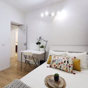 Privat rum att hyra för 540 € i månaden i Madrid, Calle de Santa Catalina