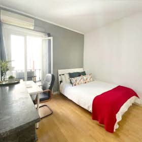 Private room for rent for €570 per month in Madrid, Calle del Conde de Aranda