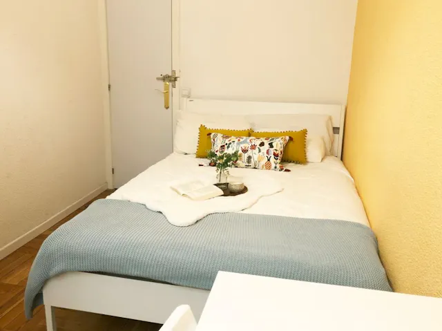 Private room in Calle de Santa Catalina, Madrid (1170480) room image 1