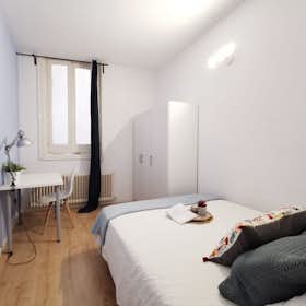 Private room for rent for €560 per month in Madrid, Calle de Santa Catalina