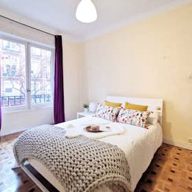 WG-Zimmer for rent for 580 € per month in Madrid, Calle de Fernández de los Ríos
