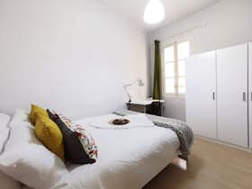 Private room for rent for €535 per month in Madrid, Calle de Fernández de los Ríos
