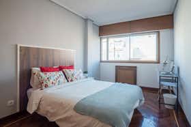 Private room for rent for €690 per month in Madrid, Avenida de Menéndez Pelayo