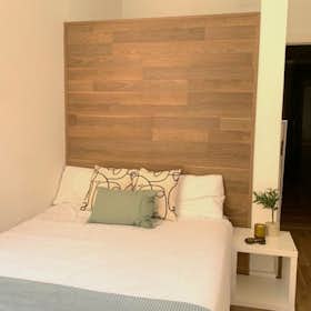 Private room for rent for €600 per month in Madrid, Calle de Valencia