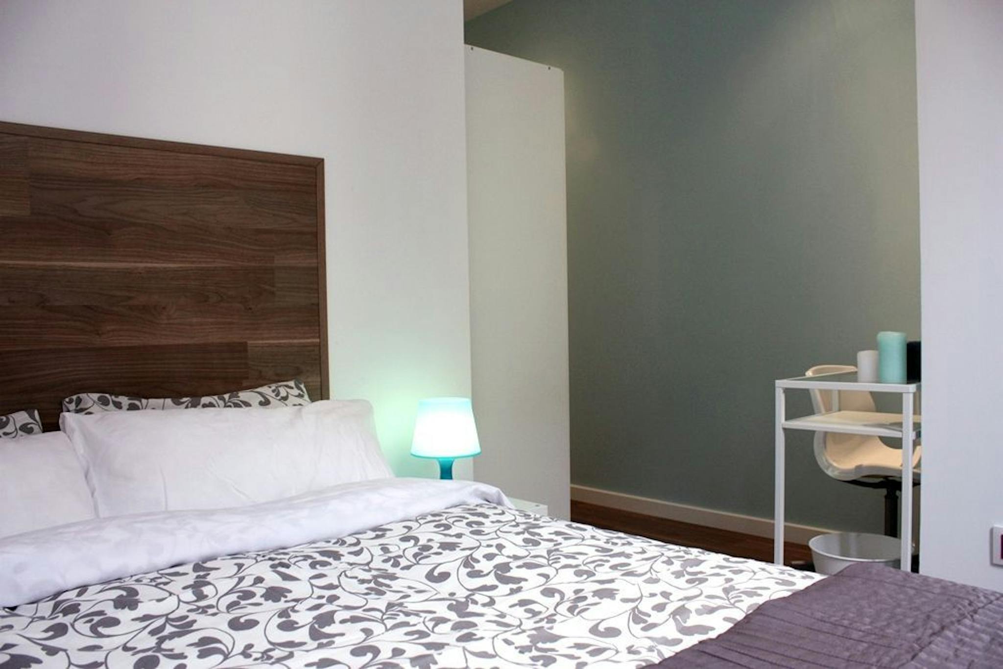 Calle de Valencia, Madrid preview