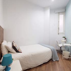 Quarto privado for rent for € 500 per month in Madrid, Calle de Valencia