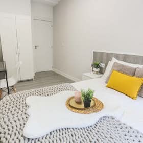 Private room for rent for €610 per month in Madrid, Calle de Galileo