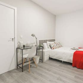 Private room for rent for €600 per month in Madrid, Calle de Galileo
