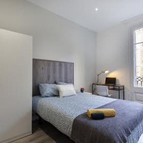Private room for rent for €690 per month in Barcelona, Carrer de Trafalgar
