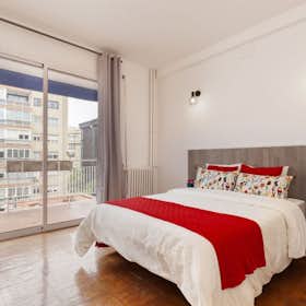 Private room for rent for €690 per month in Barcelona, Carrer de Balmes