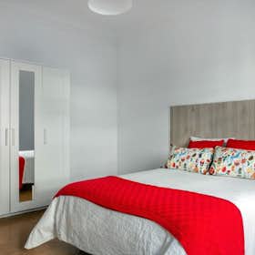 Private room for rent for €670 per month in Barcelona, Carrer de València