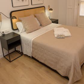 Apartment for rent for €1,450 per month in Valencia, Carrer de Santa Irene