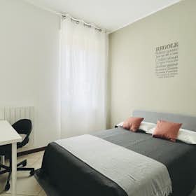 私人房间 正在以 €600 的月租出租，其位于 Padova, Via Marco Mantua Benavides