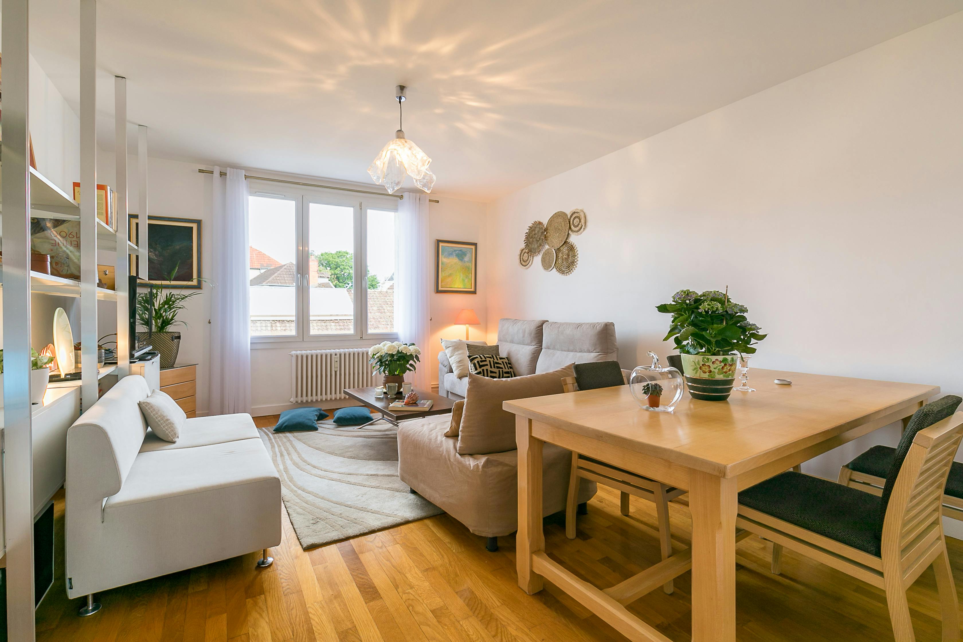 Квартира сдается в аренду за 4 000 € в месяц в Dijon, Rue Ranfer de Bretenières