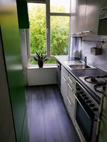 Apartment for rent for €1,600 per month in Rotterdam, Van Alkemadestraat