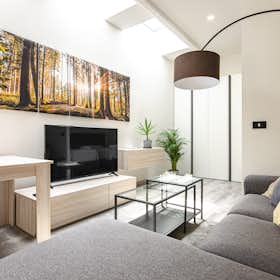 Appartement te huur voor € 1.300 per maand in Casalecchio di Reno, Via Caduti di Melissa