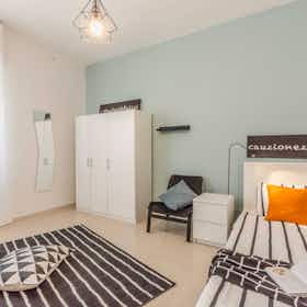 Отдельная комната сдается в аренду за 550 € в месяц в Pisa, Via di Gagno