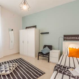 Private room for rent for €550 per month in Pisa, Via di Gagno