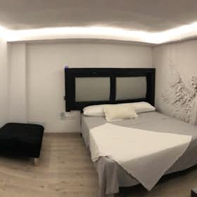 Private room for rent for €2,700 per month in Santander, Plaza del Progreso