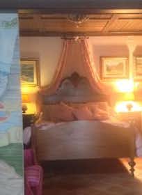 Privé kamer te huur voor € 4.500 per maand in San Giovanni A Piro, Capolomonte