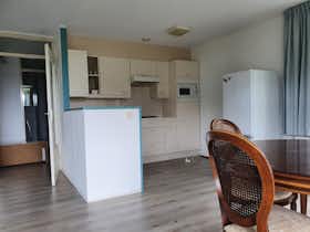 Apartment for rent for €1,600 per month in Leiden, Louis Armstronglaan