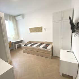 单间公寓 正在以 €600 的月租出租，其位于 Thessaloníki, Aristotelous