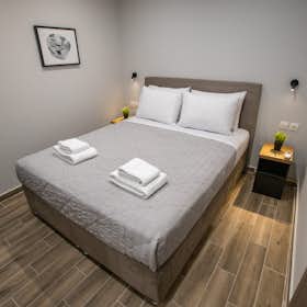 Apartment for rent for €1,800 per month in Dhafní, Averof