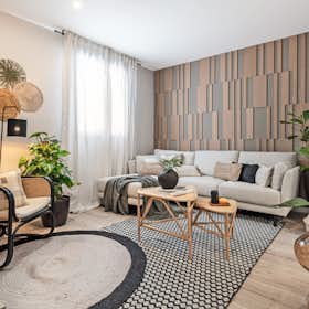 Apartment for rent for €3,537 per month in Madrid, Calle del Cardenal Cisneros