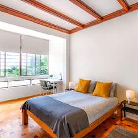 Private room for rent for €590 per month in Porto, Rua do Carvalhido