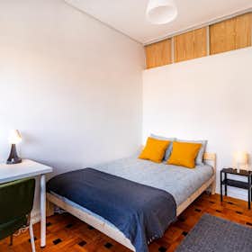 Private room for rent for €540 per month in Porto, Rua do Carvalhido