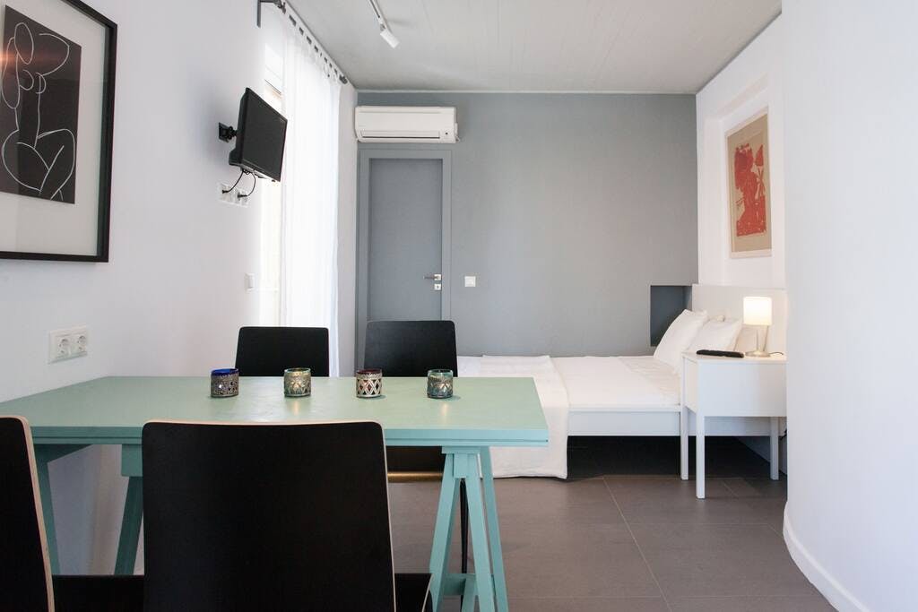 Mavromichali, Athens preview