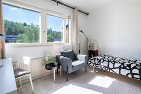 私人房间 正在以 €599 的月租出租，其位于 Helsinki, Klaneettitie
