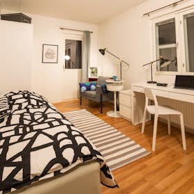 Private room for rent for €589 per month in Helsinki, Trumpettitie