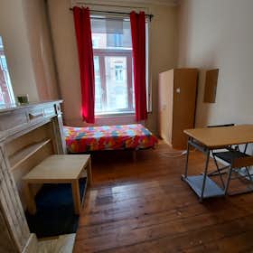 Private room for rent for €630 per month in Etterbeek, Rue de Linthout
