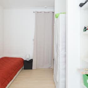Private room for rent for €350 per month in Gondomar, Rua Dom Afonso Henriques