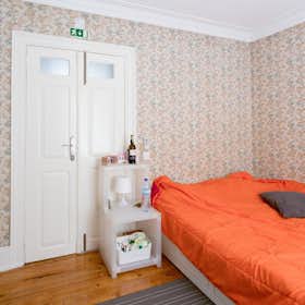 Private room for rent for €400 per month in Gondomar, Rua Dom Afonso Henriques